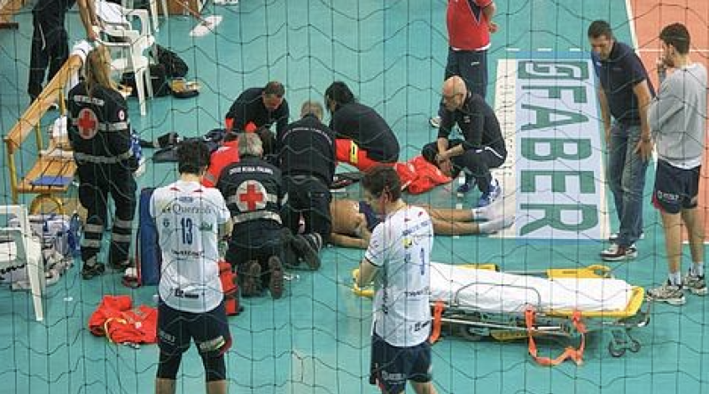 Morte improvvisa nello sport: le immagini drammatiche di Igor Bovolenta