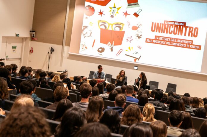 Unincontro 2025, studenti e ospiti nell’aula del Complesso Beato Pellegrino