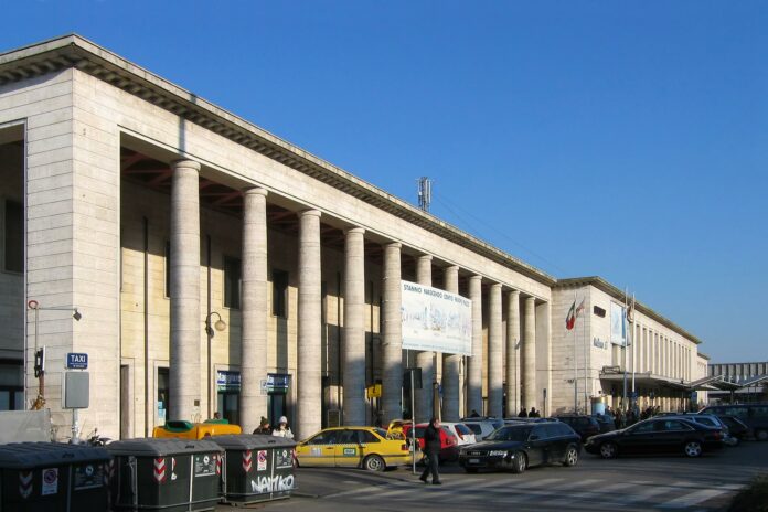 Stazione ferroviaria di Padova, nei pressi della biglietteria Busitalia.