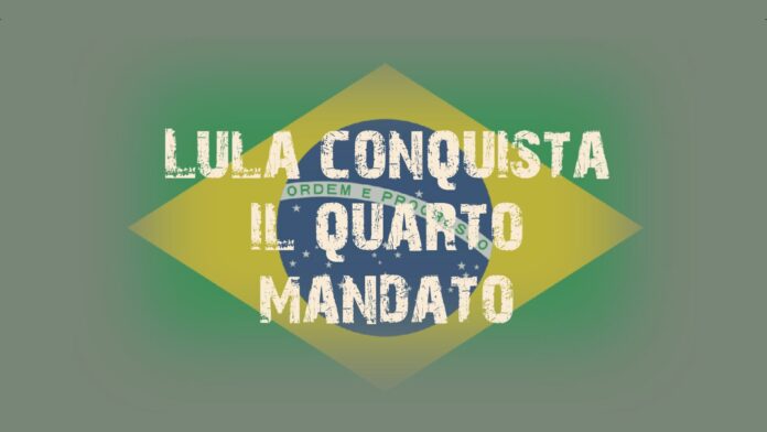 Bandiera del Brasile con la scritta sul quarto mandato per la rielezione di Lula