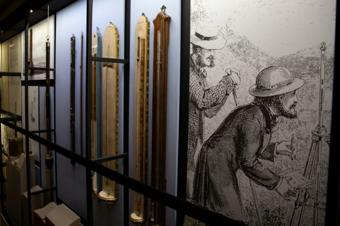 Strumenti scientifici storici esposti nei musei universitari di Padova. Copia ALT