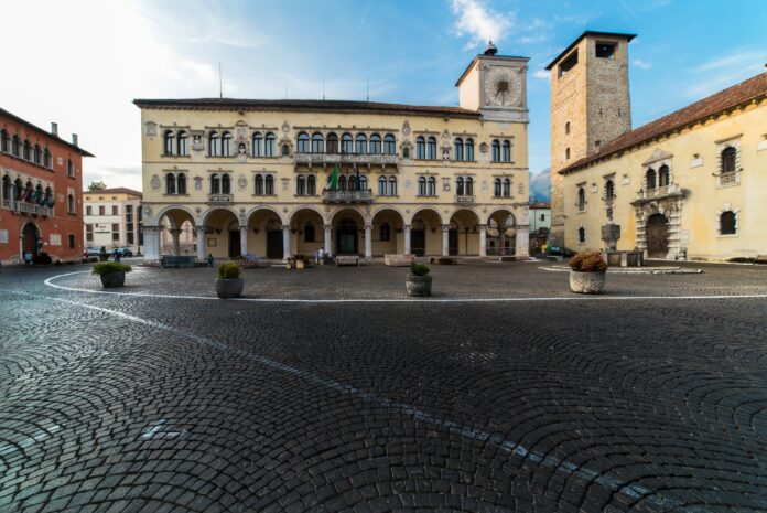 belluno-prefettura-web Palazzo dei Rettori a Belluno, sede della Prefettura dove sono stati presentati i lavori della galleria Comelico
