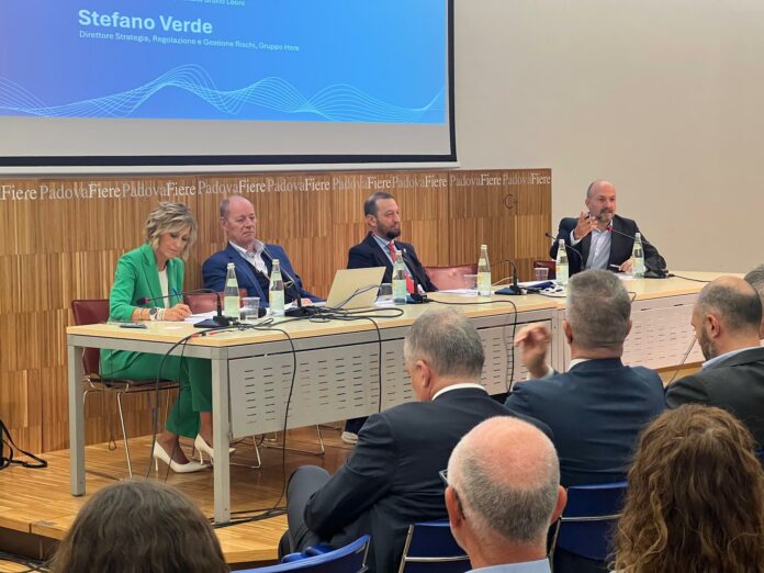 Energia e logistica: relatori al tavolo del convegno Hera a Green Logistics Expo nella Fiera di Padova