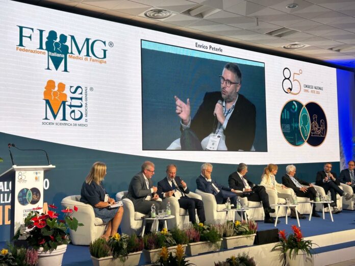 Enrico Peterle di Fimmg Veneto durante un precedente congresso nazionale