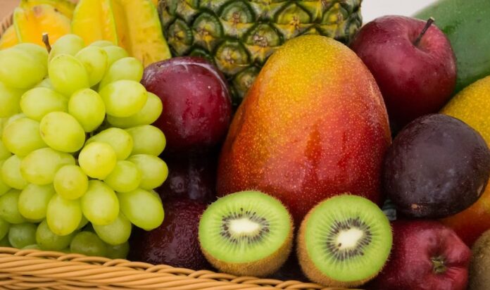 Frutta assortita, immagine d’archivio sul rifornimento di ortofrutta in Veneto