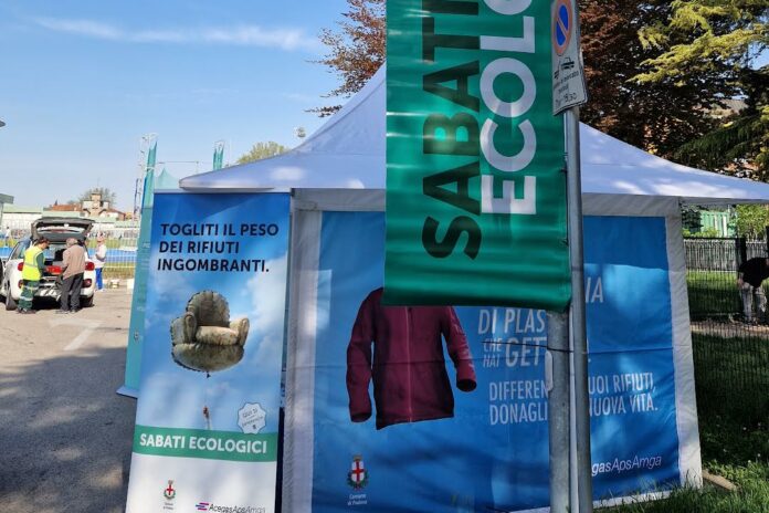 Stand dei Sabati Ecologici di Comune di Padova e AcegasApsAmga per la raccolta degli ingombranti
