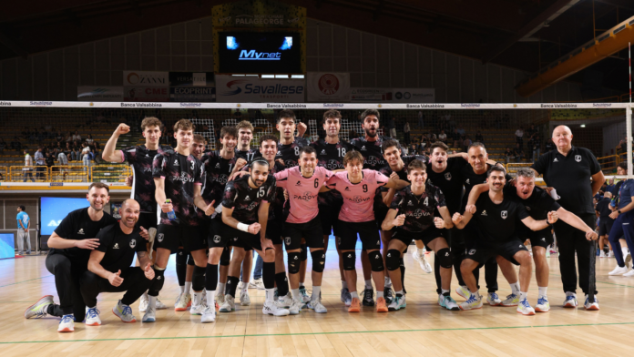 Pallavolo Padova riunita in campo al Trofeo Astori di Montichiari