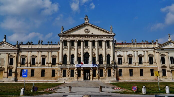 Domenica al Museo: facciata di Villa Pisani a Stra, fotografia d’archivio del 2019